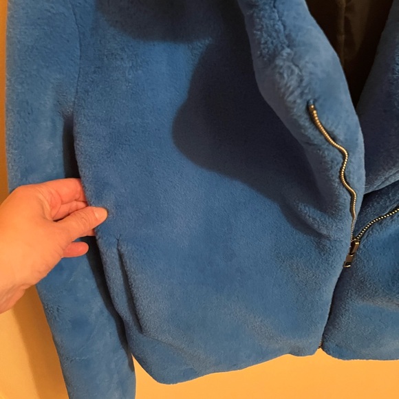 APPARIS Tukio Faux Fur Jacket in Vivid Blue - Picture 9 of 13